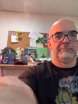Snapshot of MaxVain chatting on December 2, 8:06 pm MaxVain online show from December 2, 8:06 pm