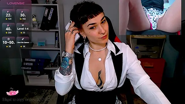 Snapshot of FoxRineHelen chatting on February 24, 3:42 pm FoxRineHelen online show from February 24, 3:42 pm