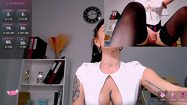 Snapshot of FoxRineHelen chatting on February 28, 2:20 pm FoxRineHelen online show from February 28, 2:20 pm