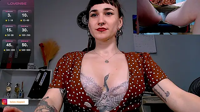 Snapshot of FoxRineHelen chatting on March 17, 4:01 pm FoxRineHelen online show from March 17, 4:01 pm