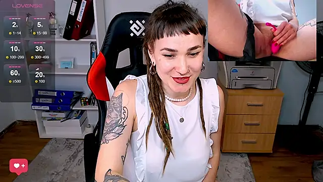 Snapshot of FoxRineHelen chatting on February 22, 6:30 pm FoxRineHelen online show from February 22, 6:30 pm