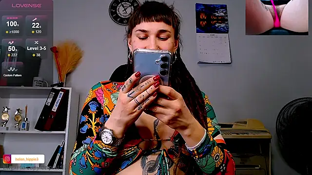 Snapshot of FoxRineHelen chatting on March 6, 5:54 pm FoxRineHelen online show from March 6, 5:54 pm