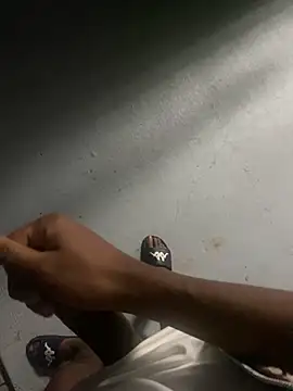 Snapshot of zeekBbc chatting on October 29, 8:57 am zeekBbc online show from October 29, 8:57 am