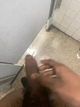 Snapshot of zeekBbc chatting on February 21, 12:38 am zeekBbc online show from February 21, 12:38 am