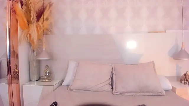 IvannaAnggel online show from March 12, 1:59 pm