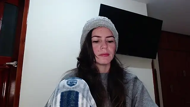 Snapshot of Hanny_24 chatting on June 19, 10:32 am Hanny 24 online show from June 19, 10:32 am