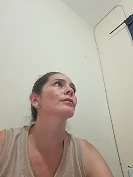 Hanny 24 online show from February 5, 8:15 pm