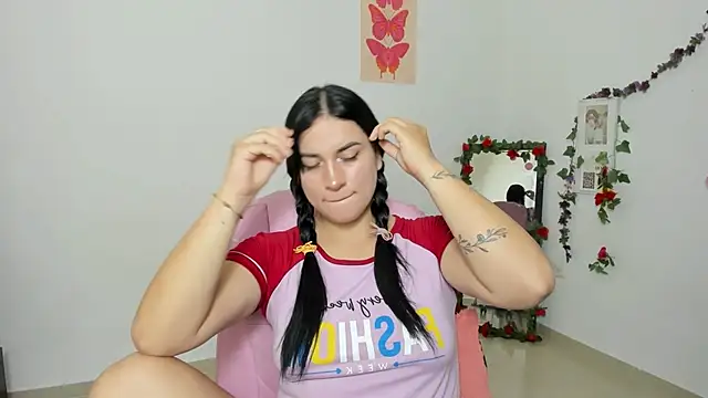 Emic  online show from November 20, 2:51 pm