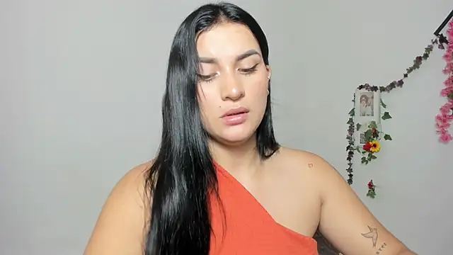 Emic  online show from October 29, 4:17 pm