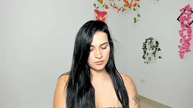 Emic  online show from January 13, 6:56 pm