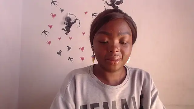 Snapshot of _Zooee chatting on June 10, 4:41 pm Zooee online show from June 10, 4:41 pm