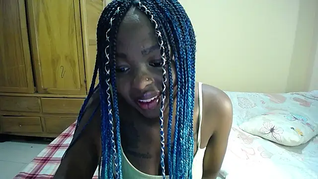 Snapshot of _Zooee chatting on February 12, 1:59 pm Zooee online show from February 12, 1:59 pm