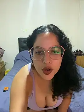 Snapshot of babyluna939 chatting on February 26, 11:52 pm babyluna939 online show from February 26, 11:52 pm