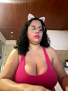 Snapshot of babyluna939 chatting on November 5, 2:53 pm babyluna939 online show from November 5, 2:53 pm