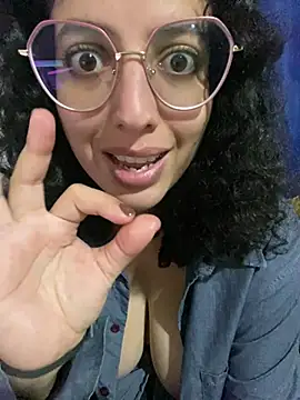 Snapshot of babyluna939 chatting on March 12, 3:46 am babyluna939 online show from March 12, 3:46 am