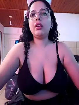 Snapshot of babyluna939 chatting on September 13, 4:07 pm babyluna939 online show from September 13, 4:07 pm