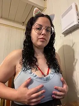 Snapshot of babyluna939 chatting on October 4, 11:23 am babyluna939 online show from October 4, 11:23 am