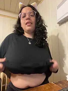 Snapshot of babyluna939 chatting on October 5, 8:54 pm babyluna939 online show from October 5, 8:54 pm