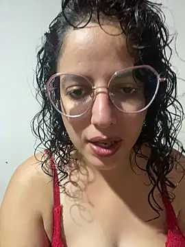 Snapshot of babyluna939 chatting on March 4, 11:32 pm babyluna939 online show from March 4, 11:32 pm