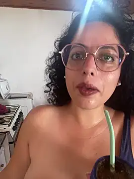 Snapshot of babyluna939 chatting on March 3, 7:39 pm babyluna939 online show from March 3, 7:39 pm