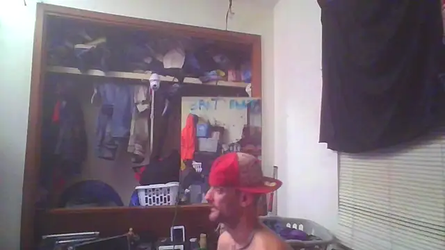 Snapshot of slinginbigD chatting on February 18, 12:06 pm slinginbigD online show from February 18, 12:06 pm