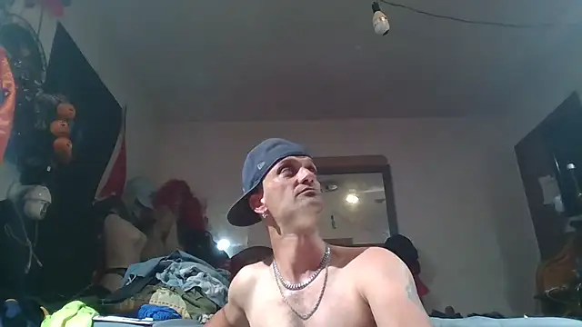 Snapshot of slinginbigD chatting on July 5, 11:00 pm slinginbigD online show from July 5, 11:00 pm