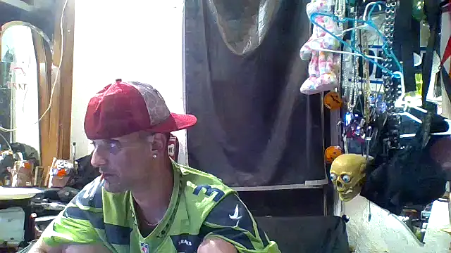Snapshot of slinginbigD chatting on October 4, 6:26 am slinginbigD online show from October 4, 6:26 am