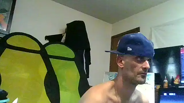 Snapshot of slinginbigD chatting on March 12, 11:01 pm slinginbigD online show from March 12, 11:01 pm