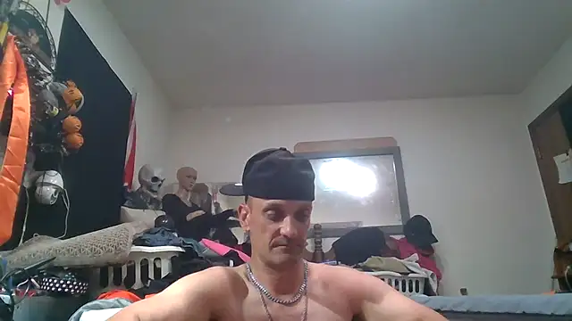 Snapshot of slinginbigD chatting on July 16, 1:35 am slinginbigD online show from July 16, 1:35 am