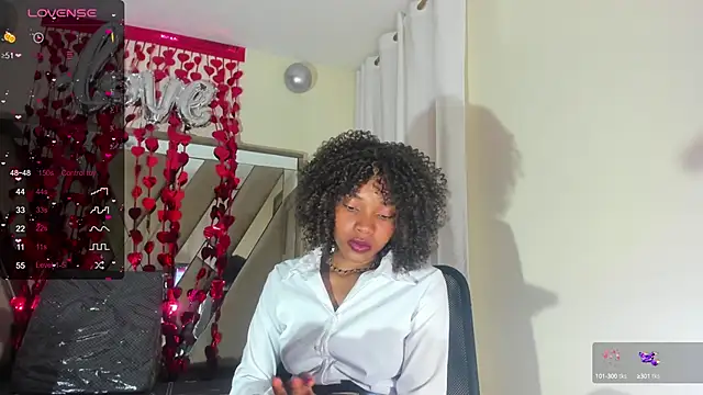 Snapshot of sara_williams01 chatting on February 26, 1:22 pm sara williams01 online show from February 26, 1:22 pm