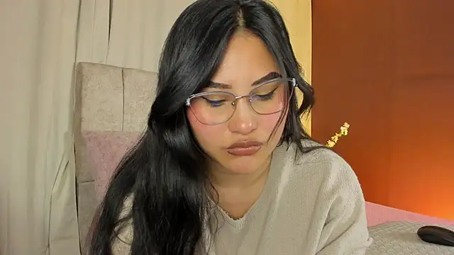 Little Ivy online show from October 3, 7:04 pm