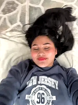 Snapshot of Little_Ivy chatting on November 5, 4:10 pm Little Ivy online show from November 5, 4:10 pm