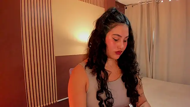 Little Ivy online show from April 3, 7:20 pm