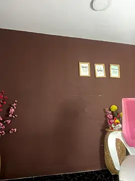 Snapshot of Little_Ivy chatting on November 25, 7:36 pm Little Ivy online show from November 25, 7:36 pm