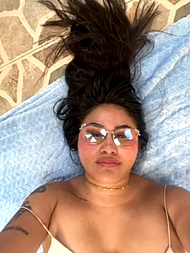 Snapshot of Little_Ivy chatting on November 1, 3:50 pm Little Ivy online show from November 1, 3:50 pm