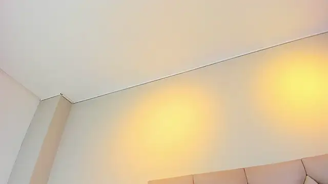 Isis Osman online show from February 21, 8:00 pm