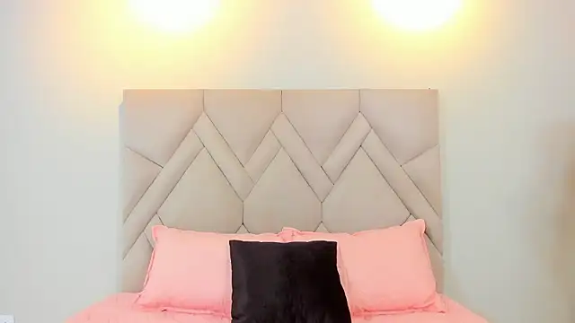 Isis Osman online show from February 13, 7:25 pm