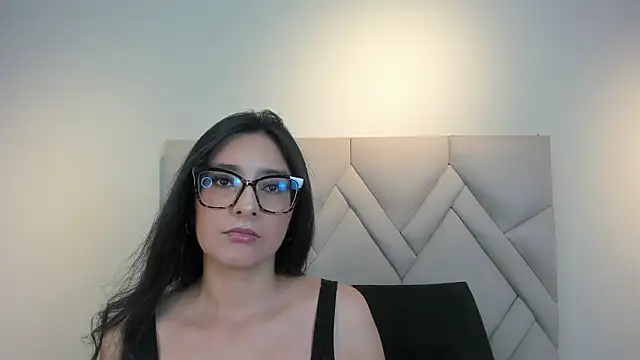 Isis Osman online show from March 4, 7:21 pm