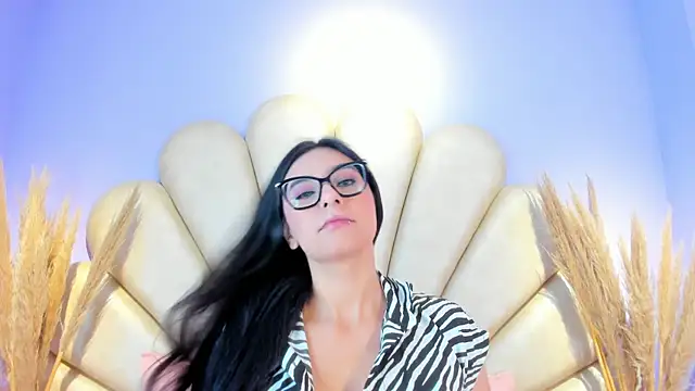 Isis Osman online show from May 31, 12:44 pm