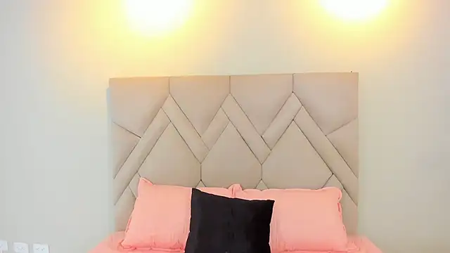 Isis Osman online show from February 10, 7:24 pm