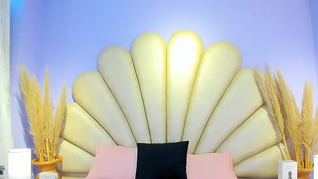 Isis Osman online show from April 19, 12:50 pm