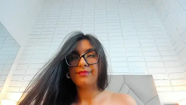 Isis Osman online show from March 22, 5:28 am
