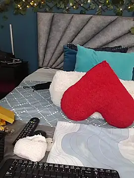 Grey Lorenz11 online show from March 12, 9:46 am