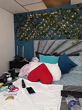 Grey Lorenz11 online show from February 22, 9:55 am