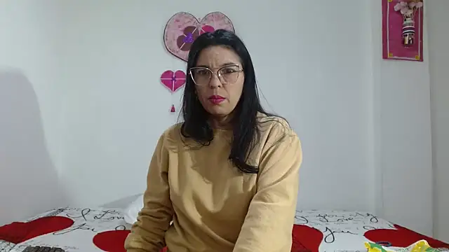 anybellucci43 online show from September 16, 3:18 am