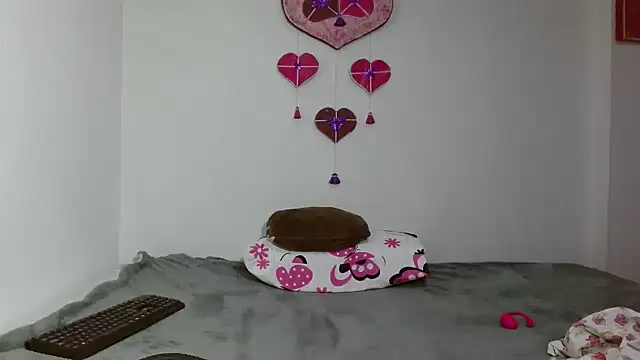 anybellucci43 online show from October 22, 4:12 am