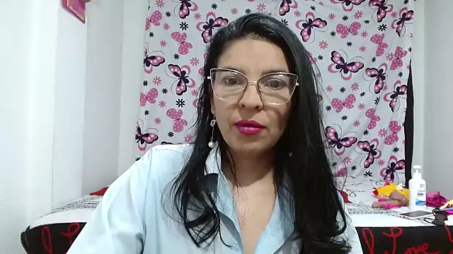 anybellucci43 online show from February 11, 2:35 am