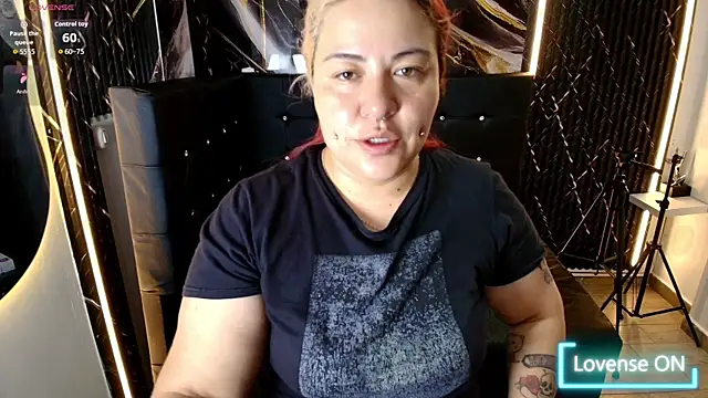 Bruja  Scarlata online show from November 17, 10:08 am