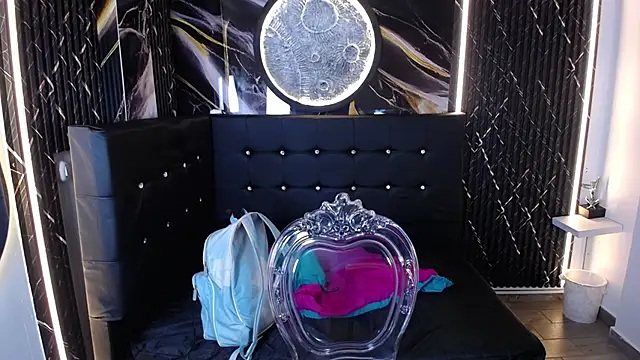 Bruja  Scarlata online show from October 27, 10:05 am