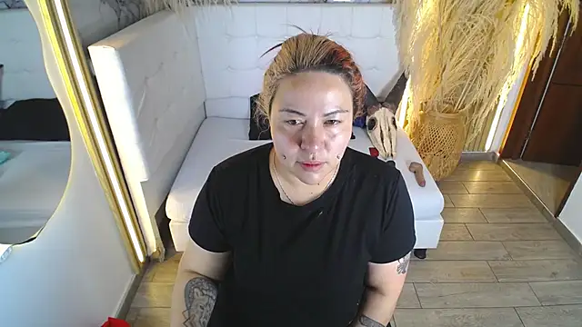 Bruja  Scarlata online show from November 27, 10:16 am